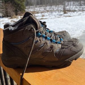 Boys hiking boots